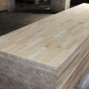 Tấm gỗ cao su ghép thanh với màu sắc sáng và vân gỗ tự nhiên